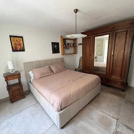 Raphael House-2